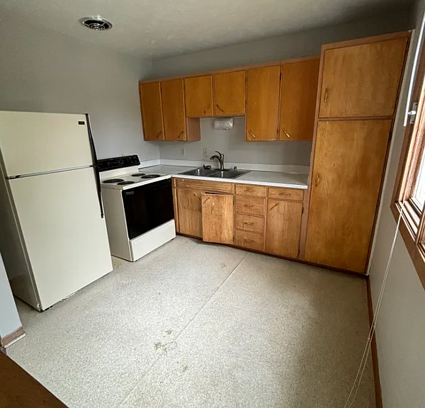 4616 Stockwell St — Photo 5