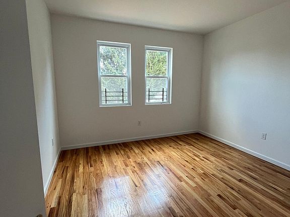 2nd image of 485 Jewett Ave #2