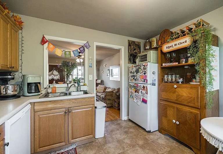 2227 S Milledge Ave — Photo 8
