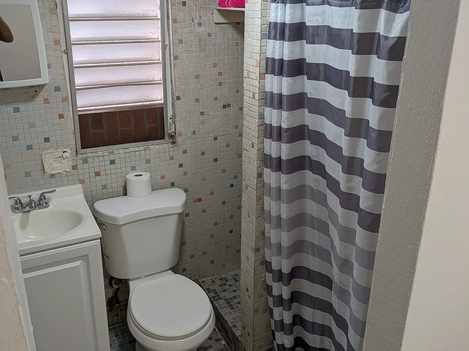Studio, 100 sqft, $500 — Photo 4