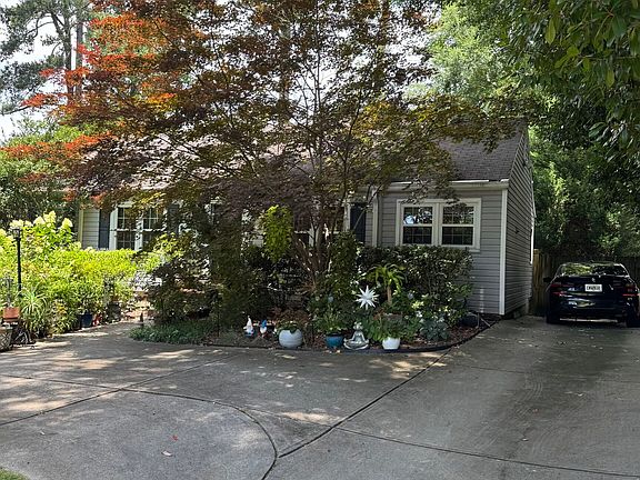 2nd image of 1154 Kingsley Cir NE