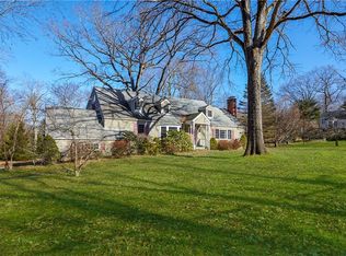 27 Overlook Dr, Chappaqua, NY 10514