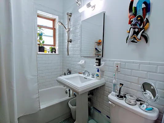 Rented by Compass | media 23