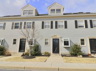 1300 Lagrange St #1308, West Roxbury, MA 02132