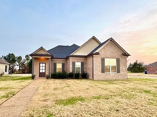 305 Azalea Dr Photo 1