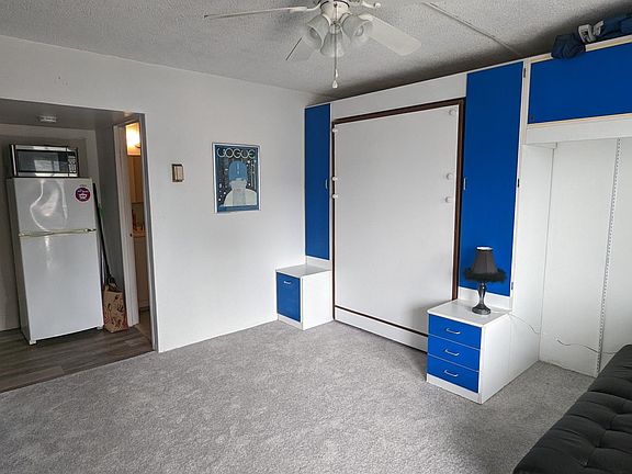 Murphy bed