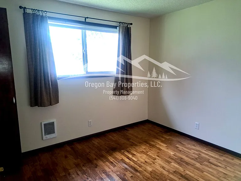 1025 Garfield Ave — Photo 10