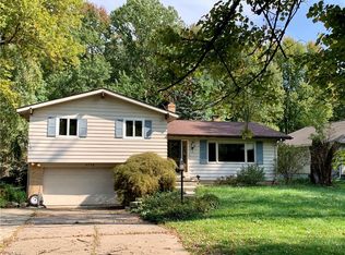 4715 Porter Rd, North Olmsted, OH 44070