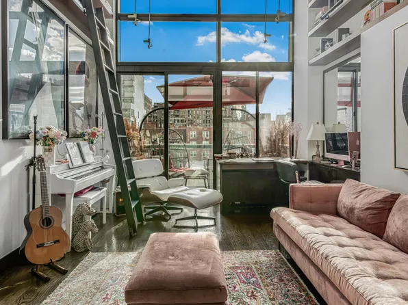 22 West 15th Street image 2 of 18