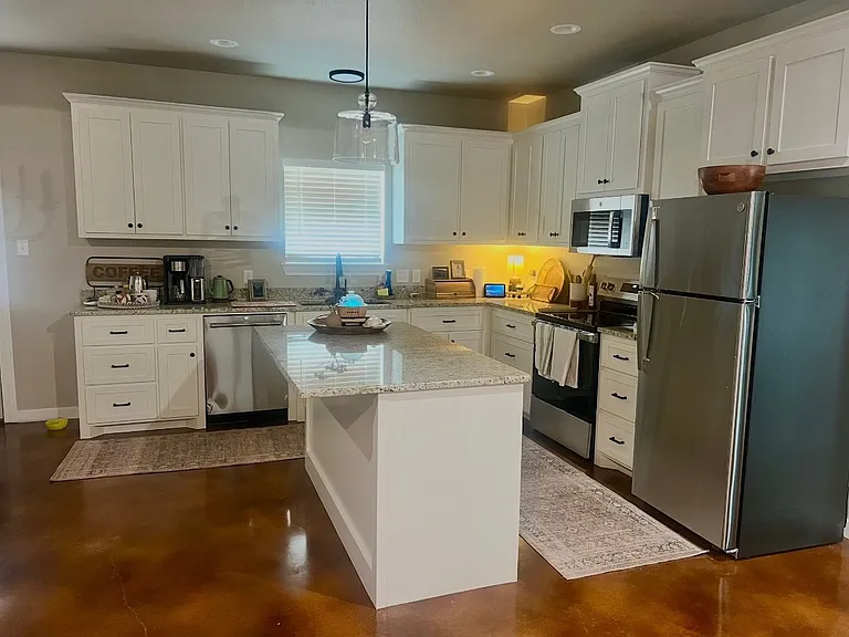 102 Deedee Rd — Photo 5