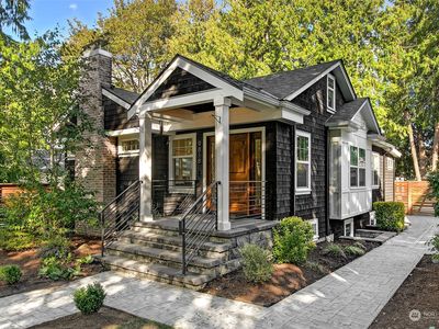 9818 Roosevelt Way NE, Seattle, WA, 98115