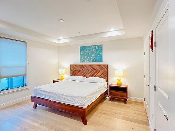 Masterbed - 14'2"x13'5"