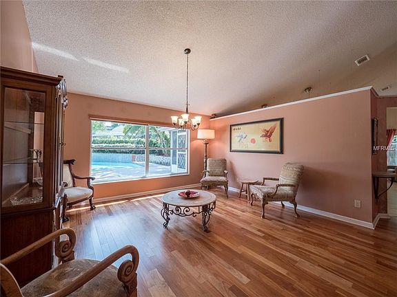 5th image of 995 Bucksaw Pl