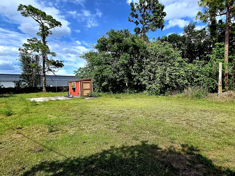 7033 Easter St — Photo 4