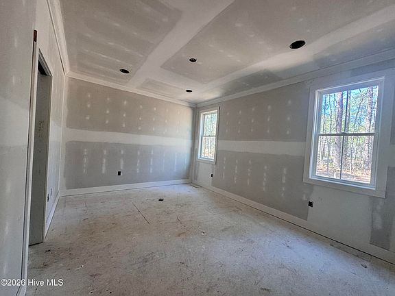 4th image of 672 Willow Lane
