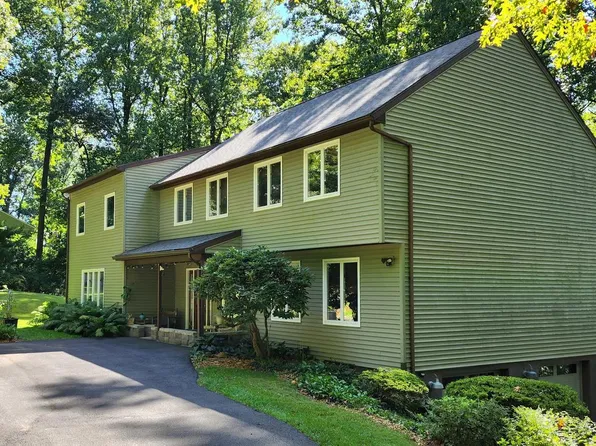 135 Golf Ridge Rd, Reinholds, PA 17569