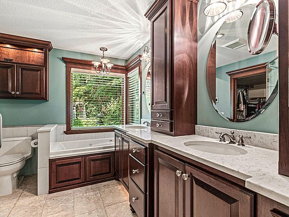 3rd image of 400 Creek Side Dr SE
