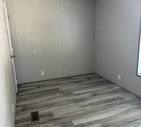 5th image of 217 Benwell Pl