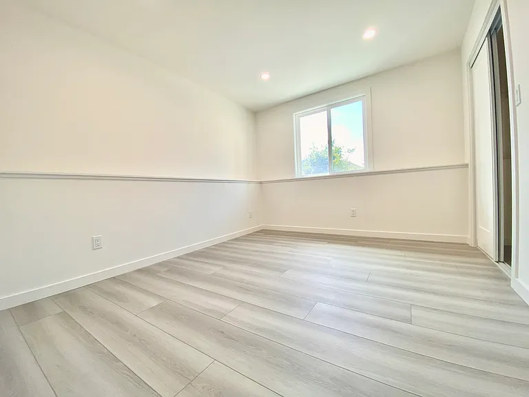 908 Vienna St — Photo 9