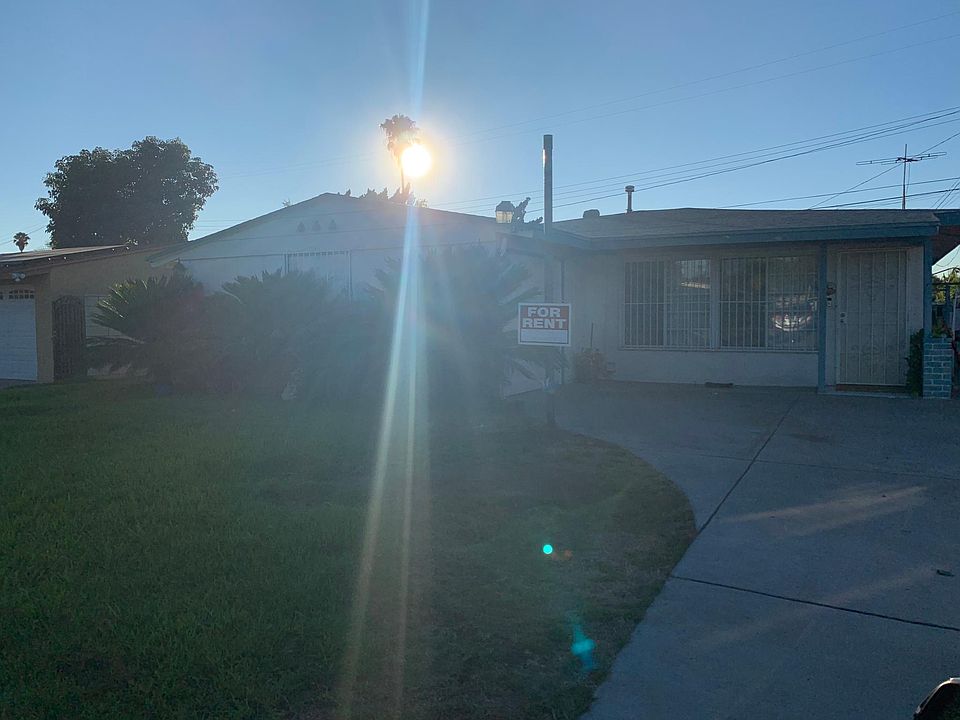 1st image of 521 Perth Ave