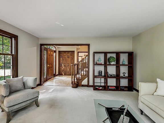5th image of 1540 Thorneberry Ct