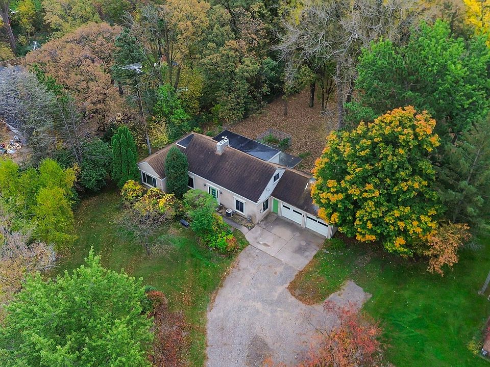 1st image of 648 Roosevelt Rd