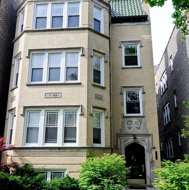 1st image of 2052 W Farragut Ave APT 2