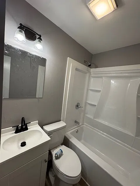 3 bed, 864 sqft, $1,700 — Photo 2