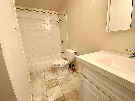 4th image of 254 W 73rd St #F