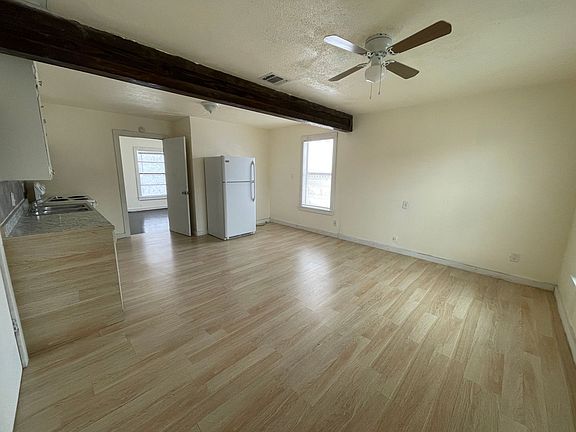 5th image of 107 W Texas Ave APT A