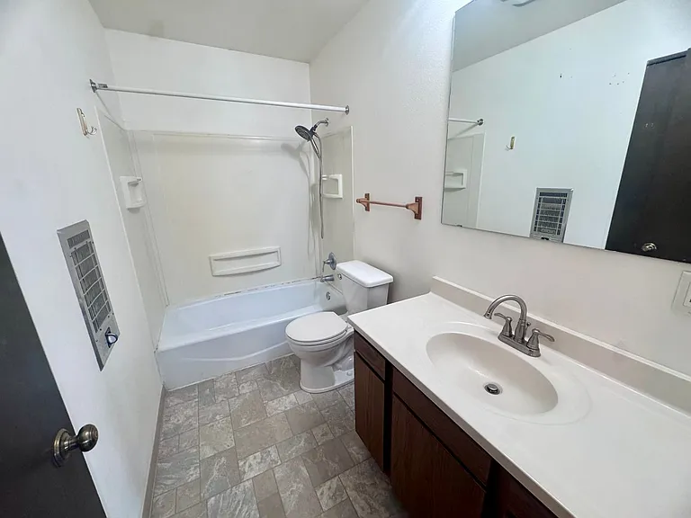 152-156 Kroncke Dr — Photo 8