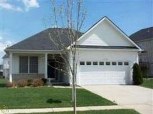 3578 Riverside Dr, Auburn Hills, MI 48326