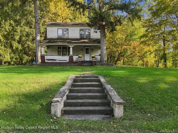 696 Springtown Road, Tillson, NY 12486