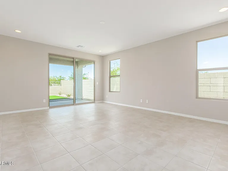 8804 W Marshall Ave — Photo 6