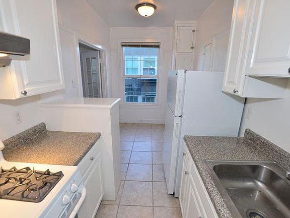 5th image of 1025 Jackson St Unit 3