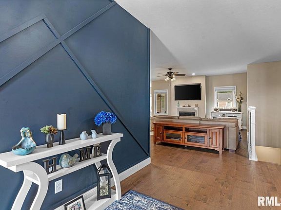 4th image of 409 Sommerset Dr