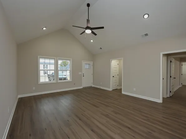 91 Plumlee Dr, Hendersonville, TN 37075