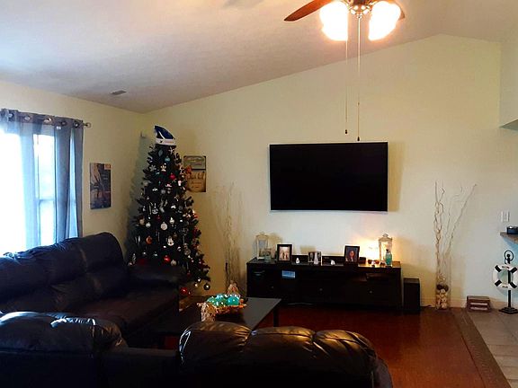 4th image of 109 Robin Ave