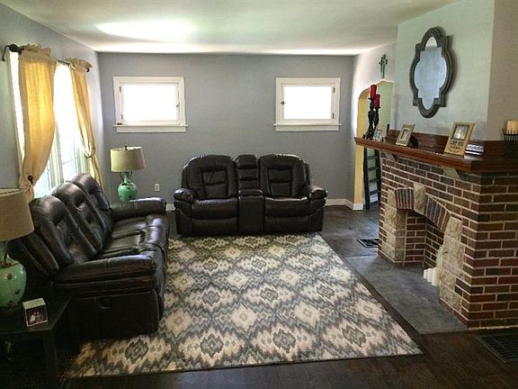 4th image of 109 Cushing Ave