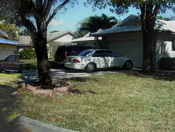 1st image of 113 NW 94th Way