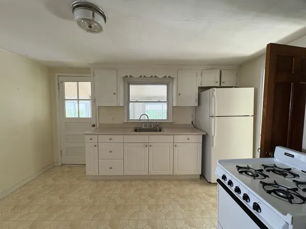 18 Evelyn Rd #2, Derby, CT 06418