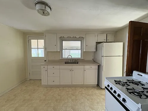18 Evelyn Rd #2 Photo 1