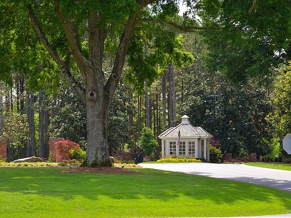 2nd image of 208 Brookfield Dr