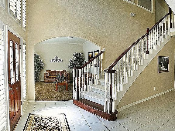 3rd image of 3210 Five Oaks Dr