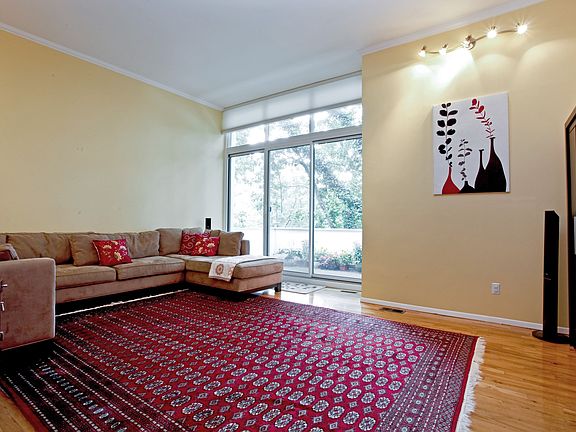 4th image of 814 Colony Dr #814