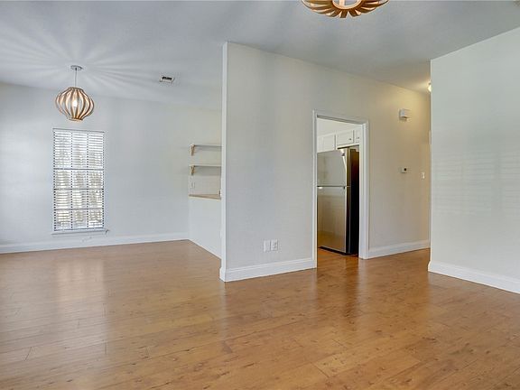2nd image of 1610 Waterston Ave APT 7