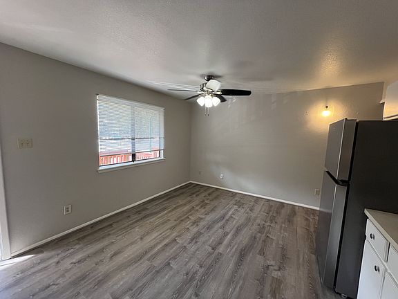 3rd image of 111 S Willow Rd APT 2