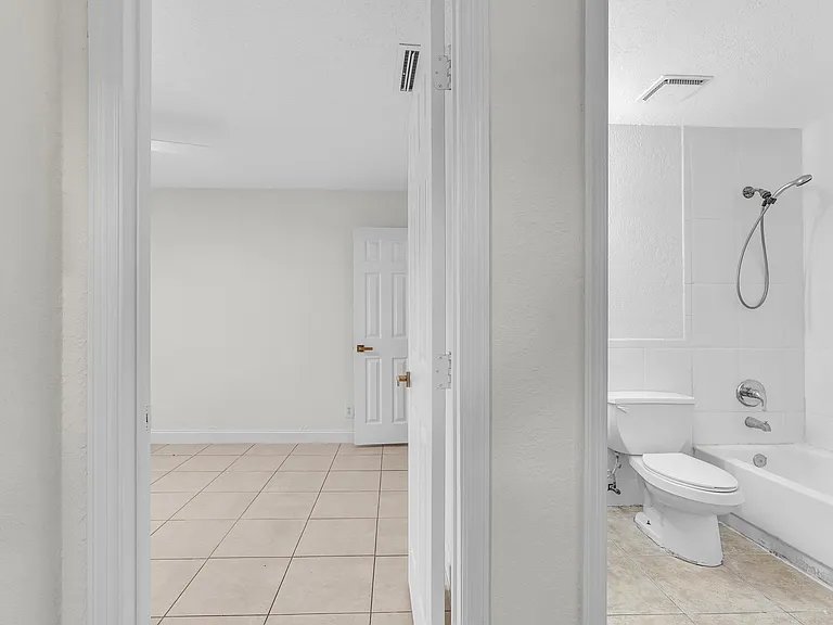 2510 Riverside Dr #2510 — Photo 23