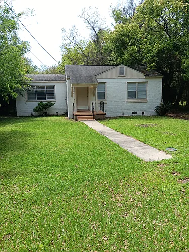 106 Cavalier Dr Photo 1