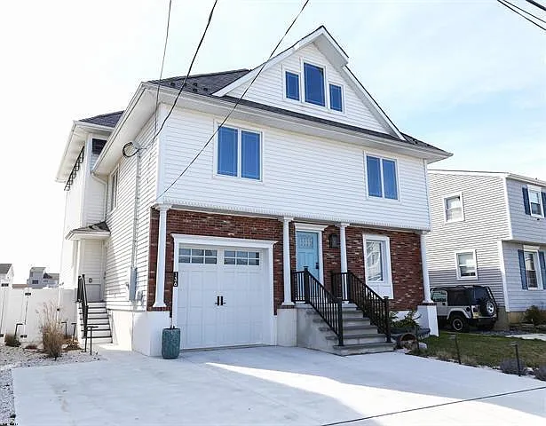 136 Lincoln Dr — Photo 4